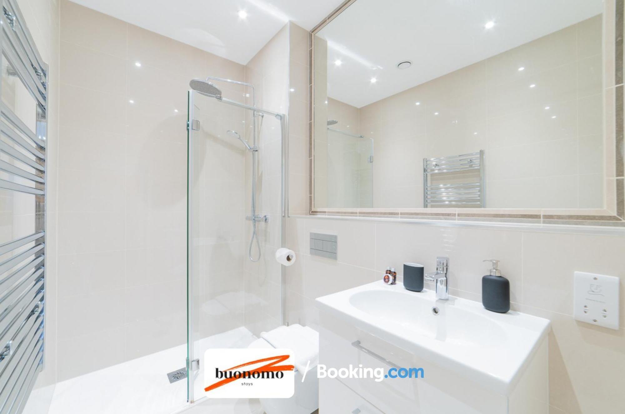 Two Bedroom Apartment At Buonomo Stays Short Lets & Serviced Accommodation Close To Wimbledon Tennis Courts London Exterior foto